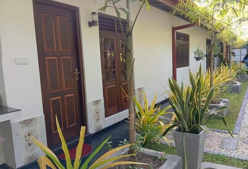 Aamiaismajoitus (B&B) Happy Stay Mirissa