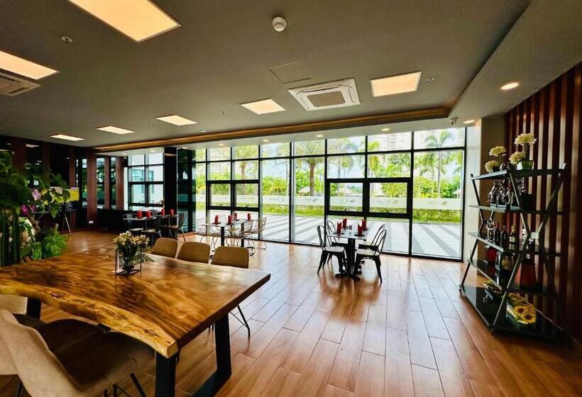 Clark Condo The Sharp Clark Hills 1506