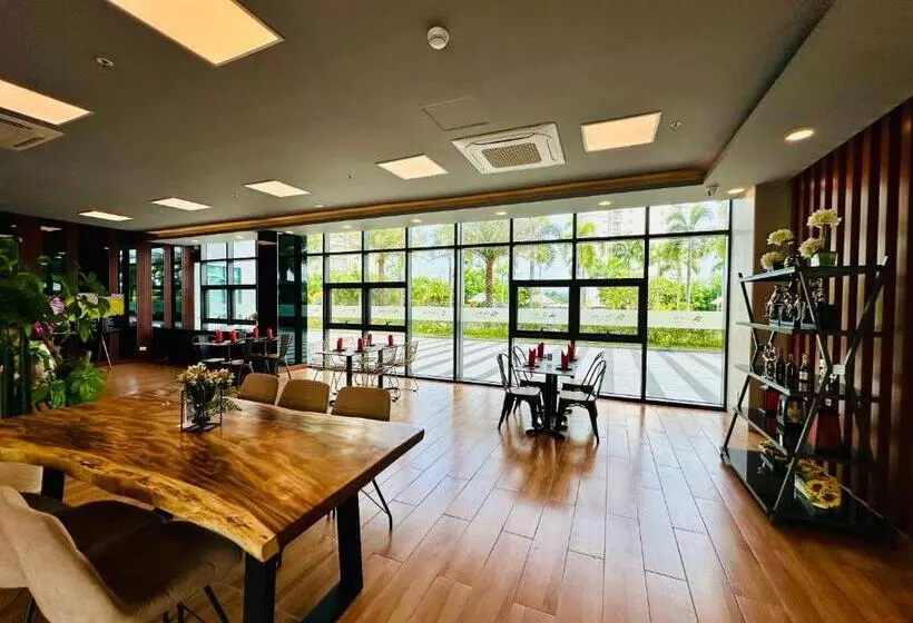 Clark Condo The Sharp Clark Hills 1506