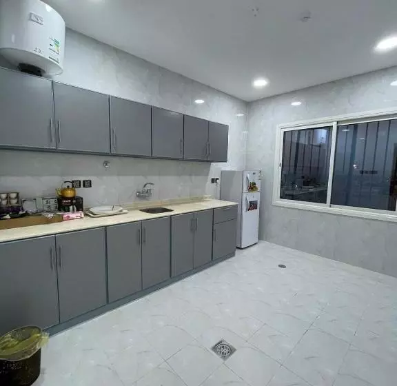 Hotelli شقق الايام المضيئة