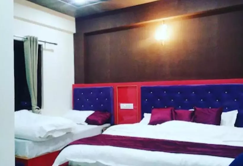 Hotelli Chauhan Palace And Restaurant Badrinath