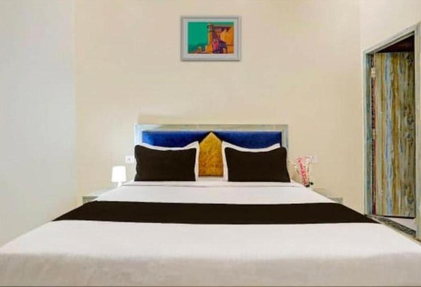 בית מלון כפרי Goroomgo Vrrinda Home Stay Varanasi