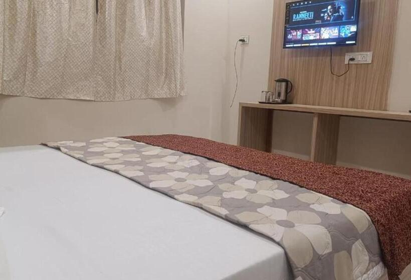 בית מלון כפרי Goroomgo Vrrinda Home Stay Varanasi