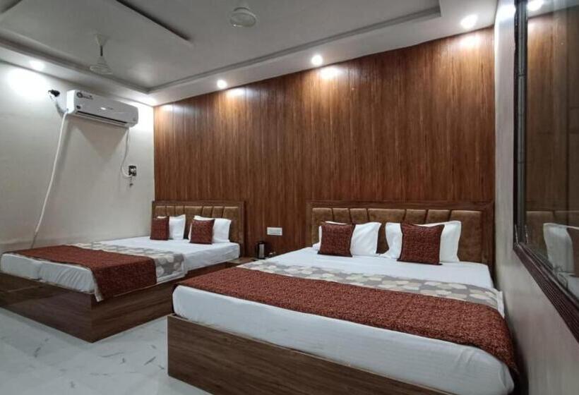 בית מלון כפרי Goroomgo Vrrinda Home Stay Varanasi