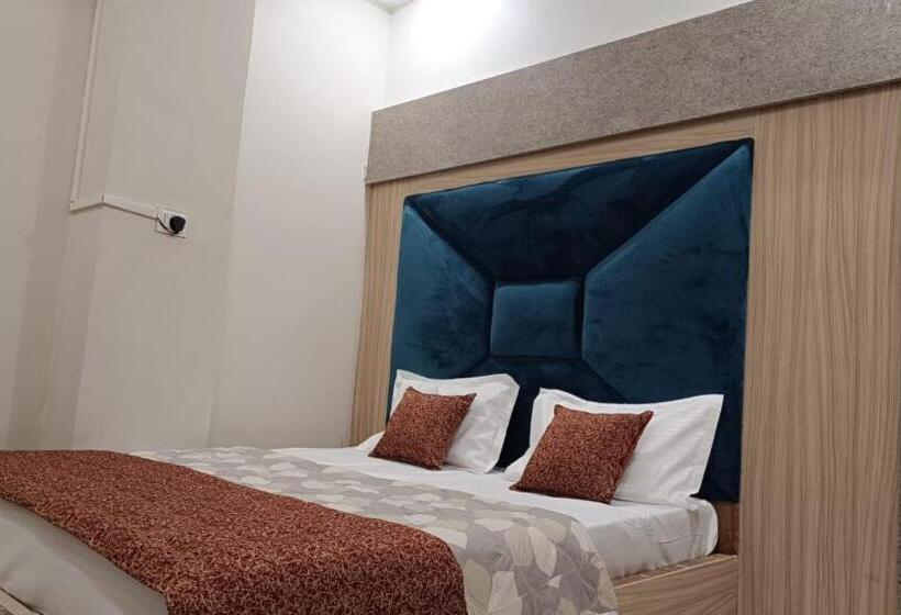 בית מלון כפרי Goroomgo Vrrinda Home Stay Varanasi