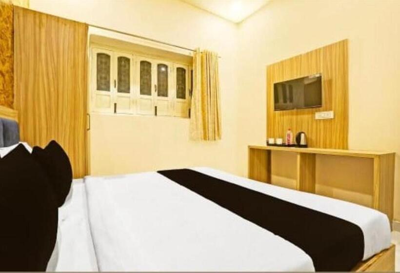 בית מלון כפרי Goroomgo Vrrinda Home Stay Varanasi