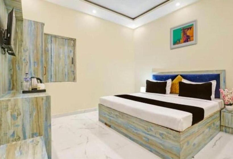 בית מלון כפרי Goroomgo Vrrinda Home Stay Varanasi