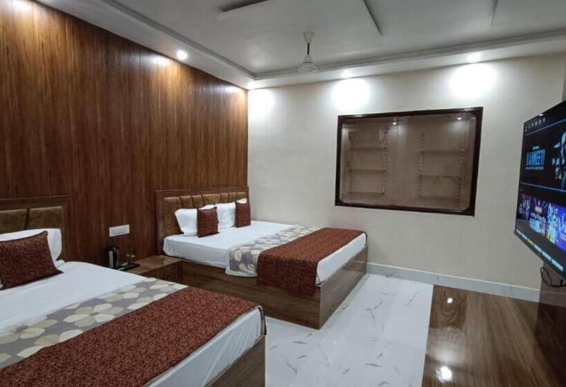 בית מלון כפרי Goroomgo Vrrinda Home Stay Varanasi