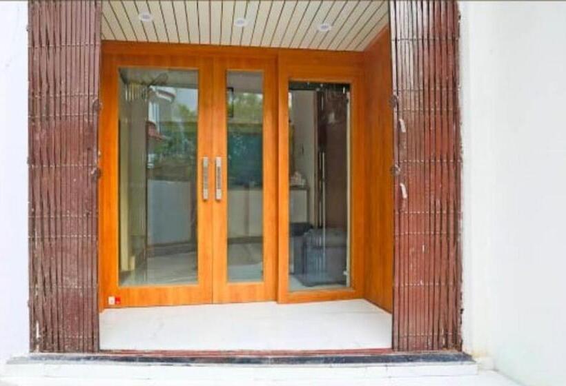 בית מלון כפרי Goroomgo Vrrinda Home Stay Varanasi