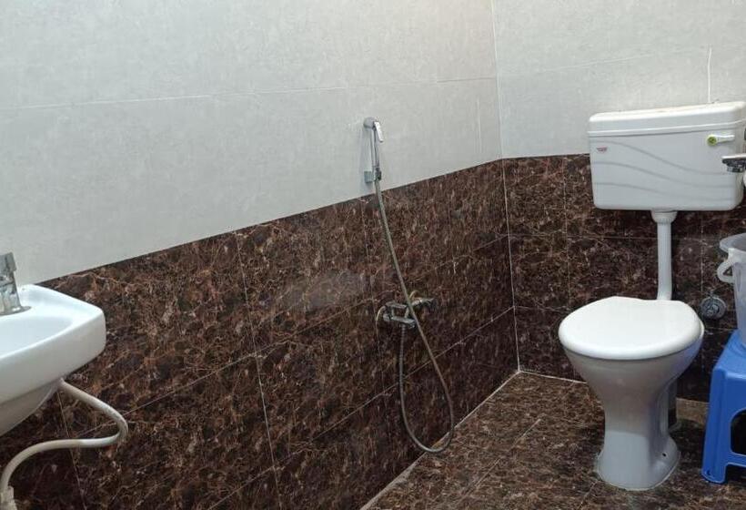 בית מלון כפרי Goroomgo Vrrinda Home Stay Varanasi