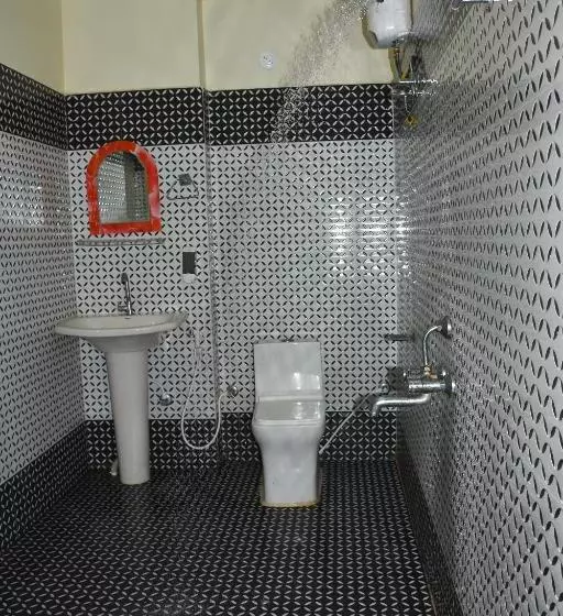 Hotelli Kausalya Inn