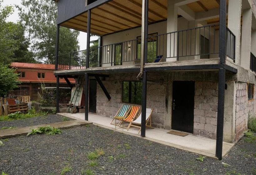 پانسیون The Nest Guesthouse   Vanadzor