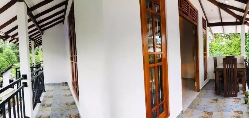 ペンション Vishmitha Villa