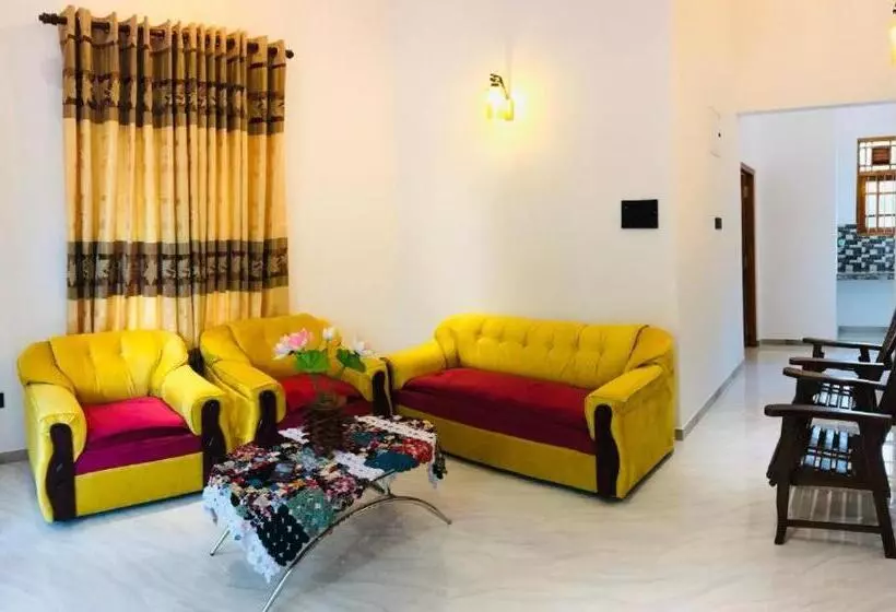 ペンション Vishmitha Villa