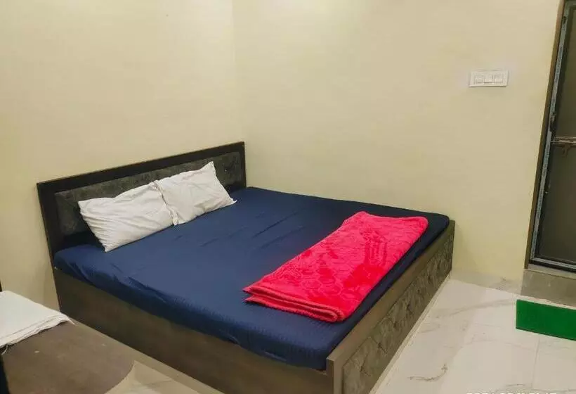 Shree Siddhi Vinayak Hotel & Restaurant