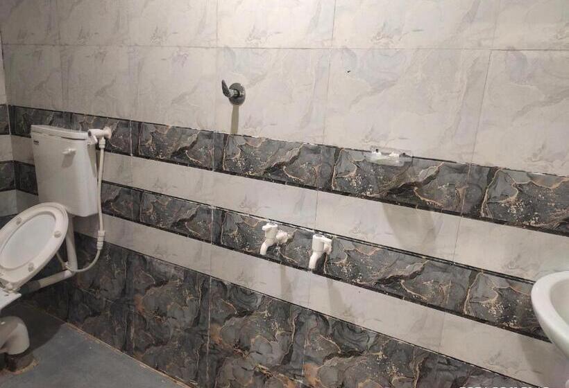 Shree Siddhi Vinayak Hotel & Restaurant