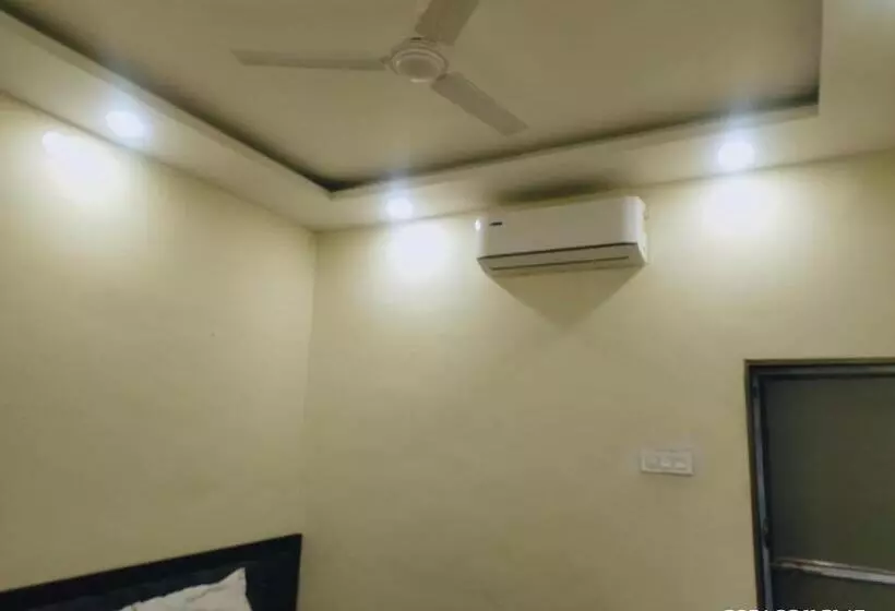 Shree Siddhi Vinayak Hotel & Restaurant