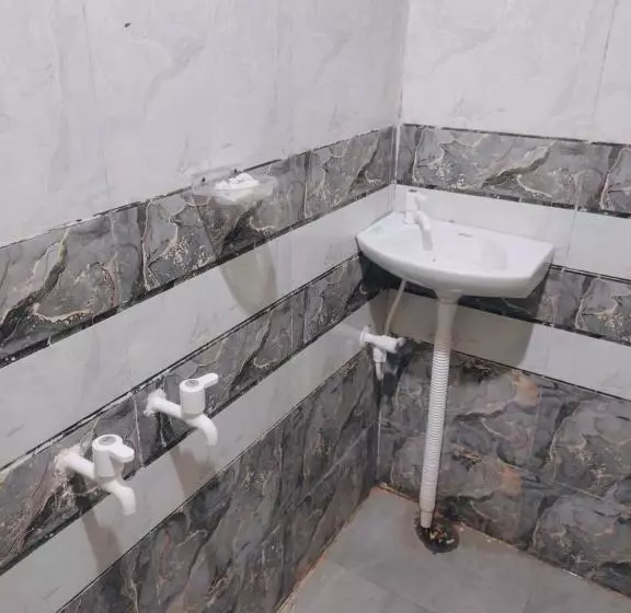 Shree Siddhi Vinayak Hotel & Restaurant