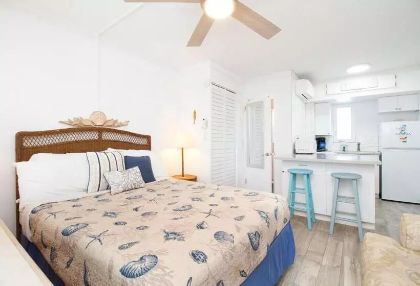 Tropic Terrace Suite #50 Beachfront Resort