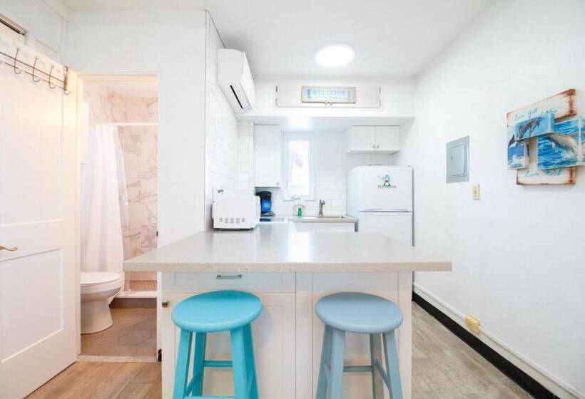 Tropic Terrace Suite #50 Beachfront Resort