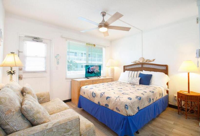 Tropic Terrace Suite #50 Beachfront Resort