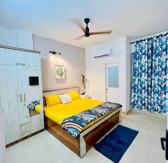 Aamiaismajoitus (B&B) Dhyani Residence