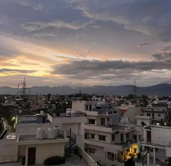 Aamiaismajoitus (B&B) Dhyani Residence