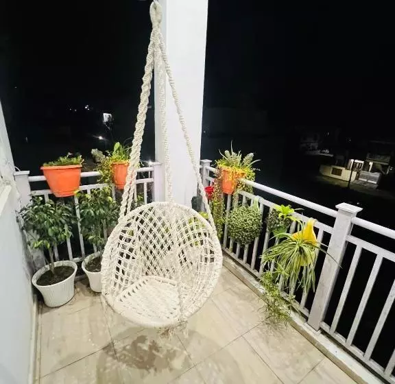 Aamiaismajoitus (B&B) Dhyani Residence