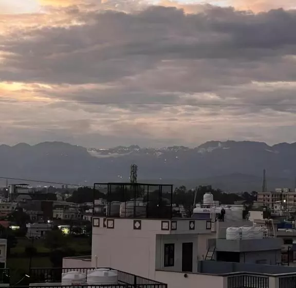 Aamiaismajoitus (B&B) Dhyani Residence