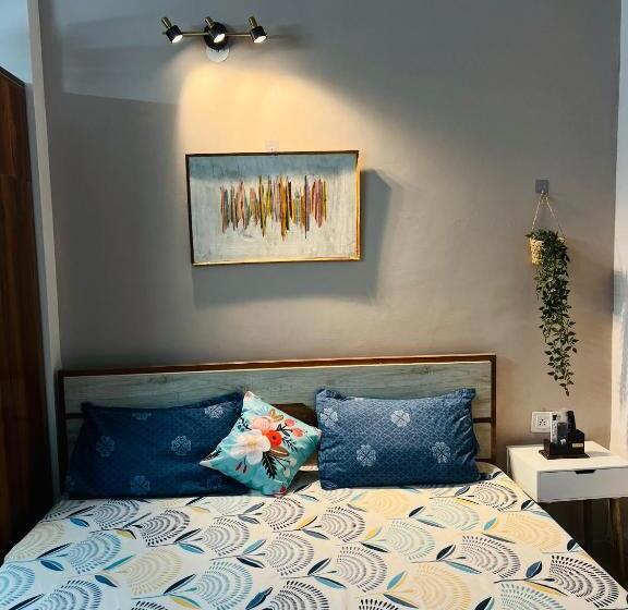 Bed and Breakfast Dhyani Residence