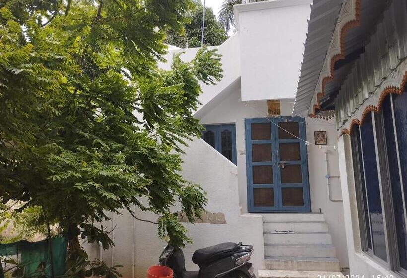 Bed and Breakfast Hanuman House