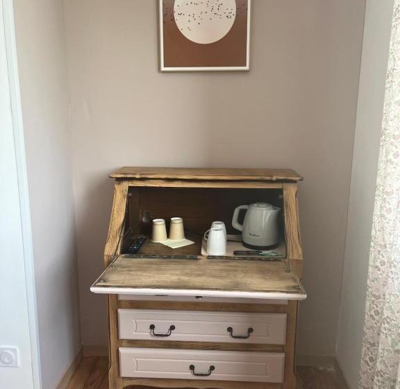 تختخواب و صبحانه L Hirondelle 1