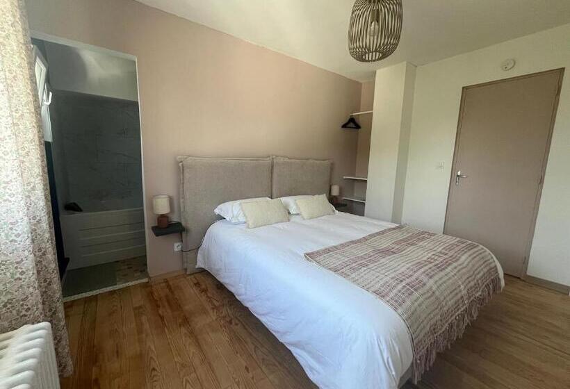 تختخواب و صبحانه L Hirondelle 1