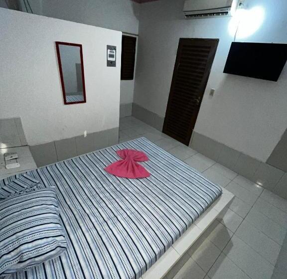 تختخواب و صبحانه Pousada Gaivota Do Araguaia