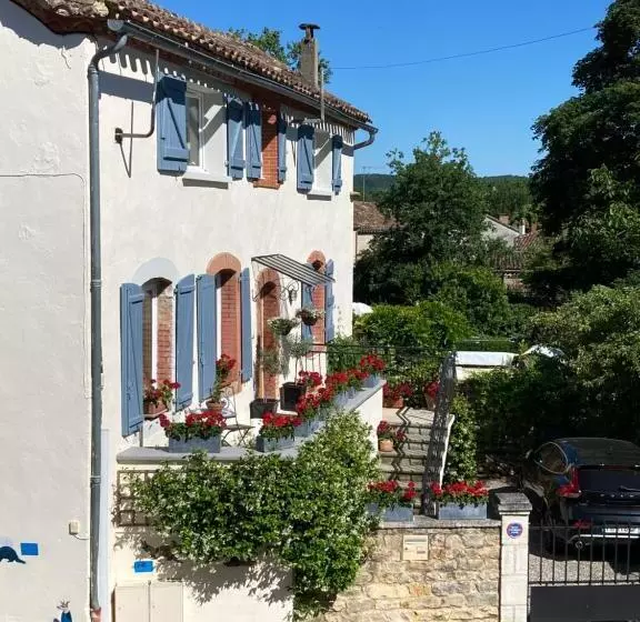 Aamiaismajoitus (B&B) Quiet Double Ensuite Room, Own Entrance