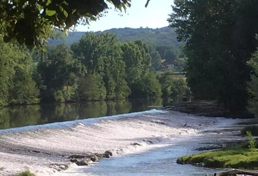 Aamiaismajoitus (B&B) Quiet Double Ensuite Room, Own Entrance