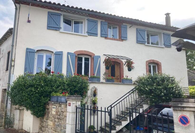 住宿加早餐  Quiet Double Ensuite Room, Own Entrance