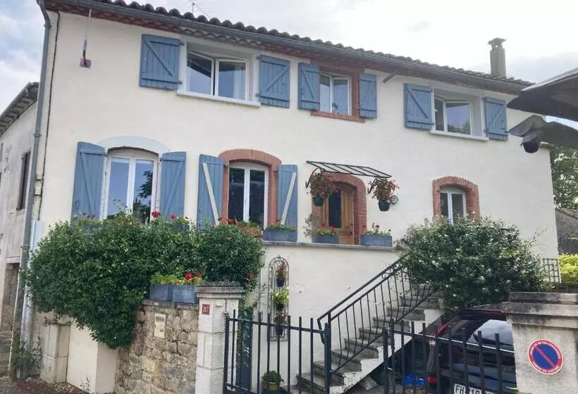 Aamiaismajoitus (B&B) Quiet Double Ensuite Room, Own Entrance