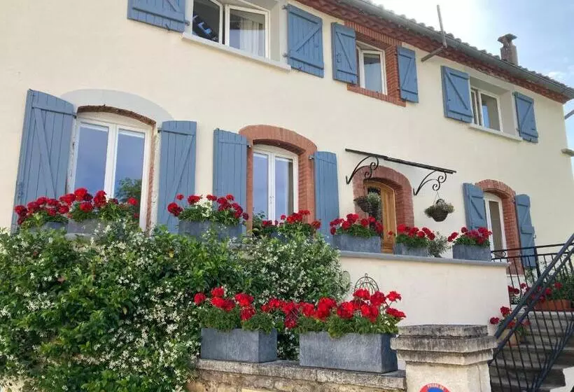 Aamiaismajoitus (B&B) Quiet Double Ensuite Room, Own Entrance