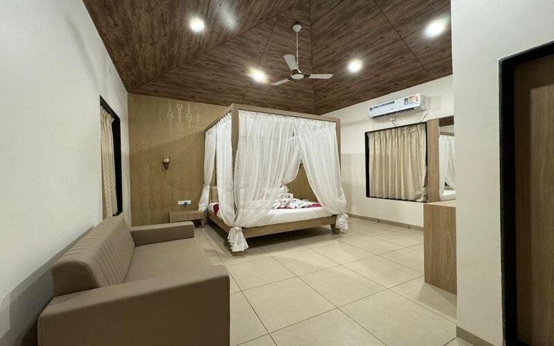 Szálloda Bhama Lake Resort