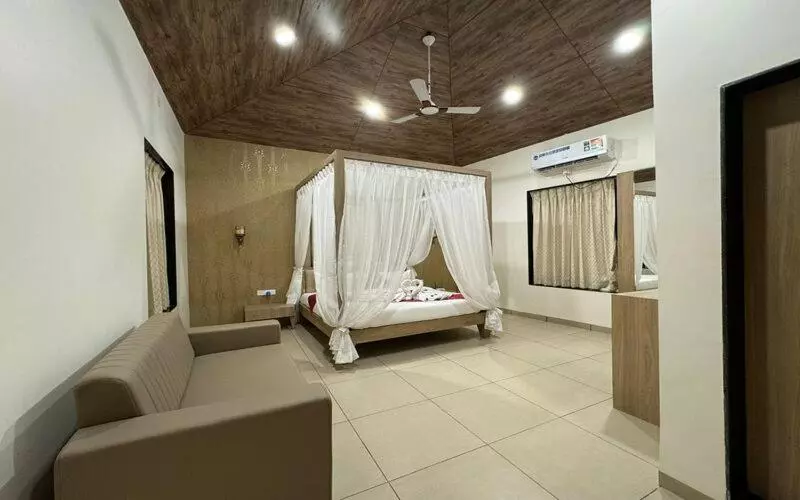 Hotelli Bhama Lake Resort