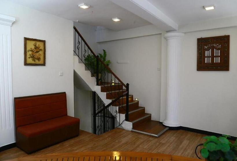 Отель City Nest Inn