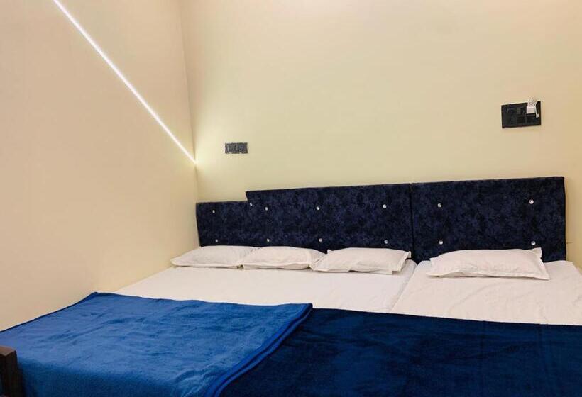 Hotell Namo Paradise Ujjain