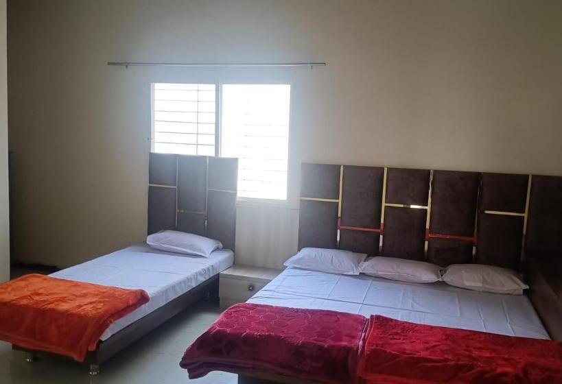 Hotell Namo Paradise Ujjain