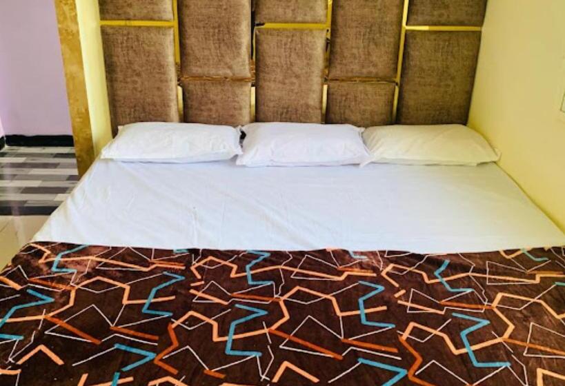 Hotell Namo Paradise Ujjain