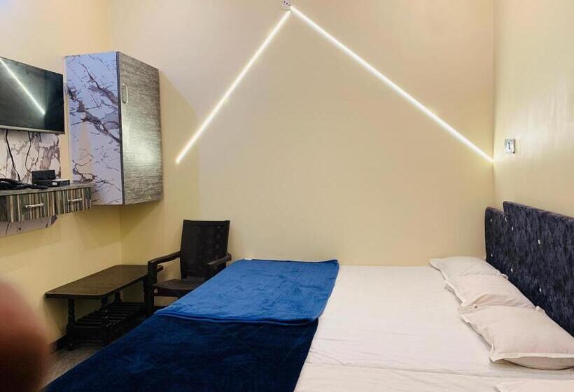 Hotell Namo Paradise Ujjain