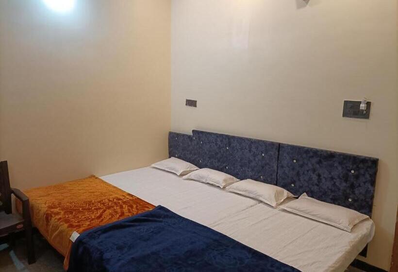 Hotell Namo Paradise Ujjain