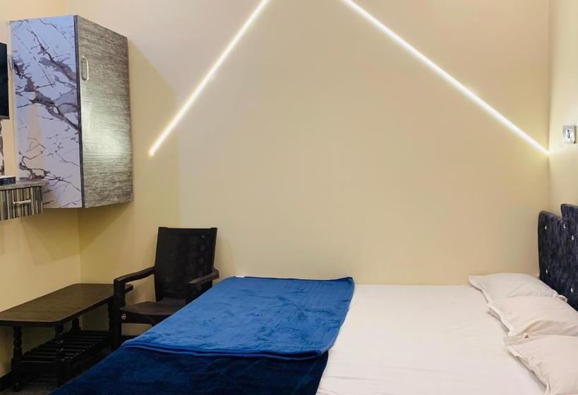 Hotell Namo Paradise Ujjain