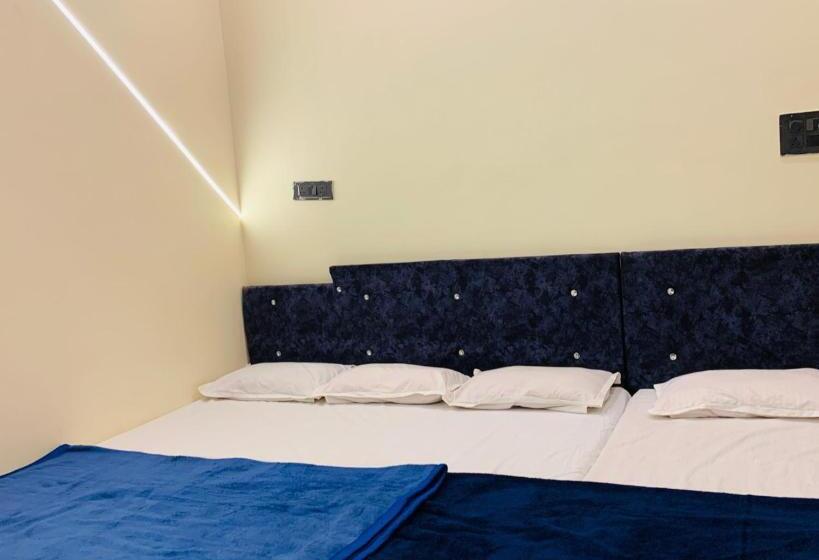 Hotell Namo Paradise Ujjain