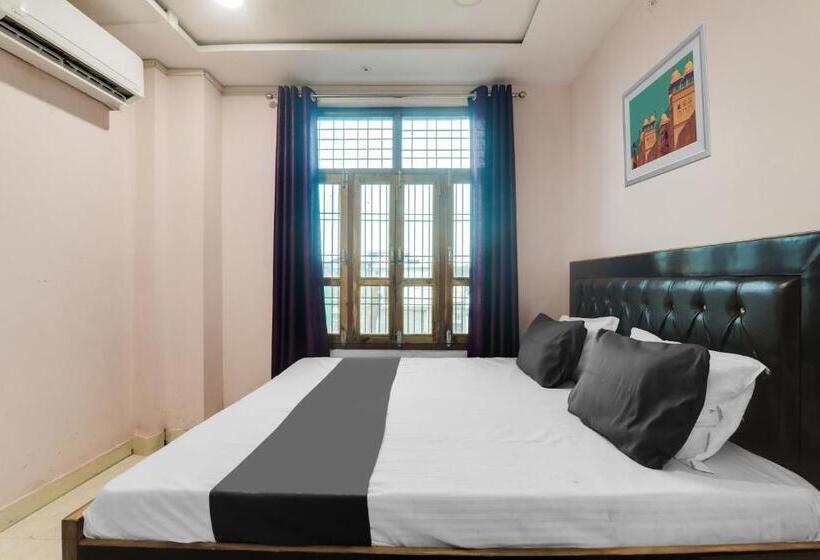 هتل Oyo Dwarka In
